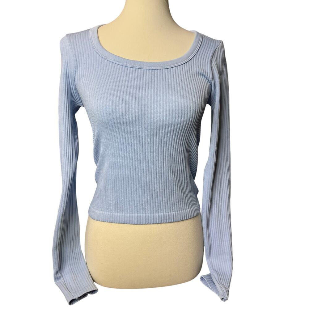 Ribbed Scoop-Neck Long Sleeve Top in Light Blue